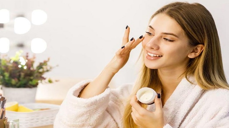 Layering Face Creams: The Correct Order for Maximum Absorption and Effectiveness